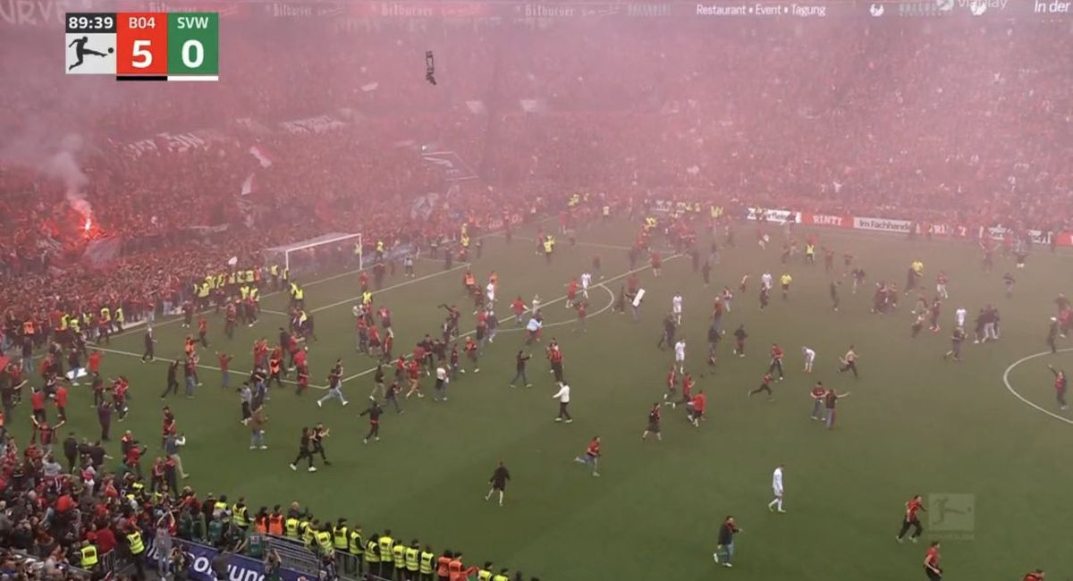 Apokaliptične scene u Leverkusenu: Bayer je prvak Njemačke, sudija "pobjegao" prije kraja sa terena!