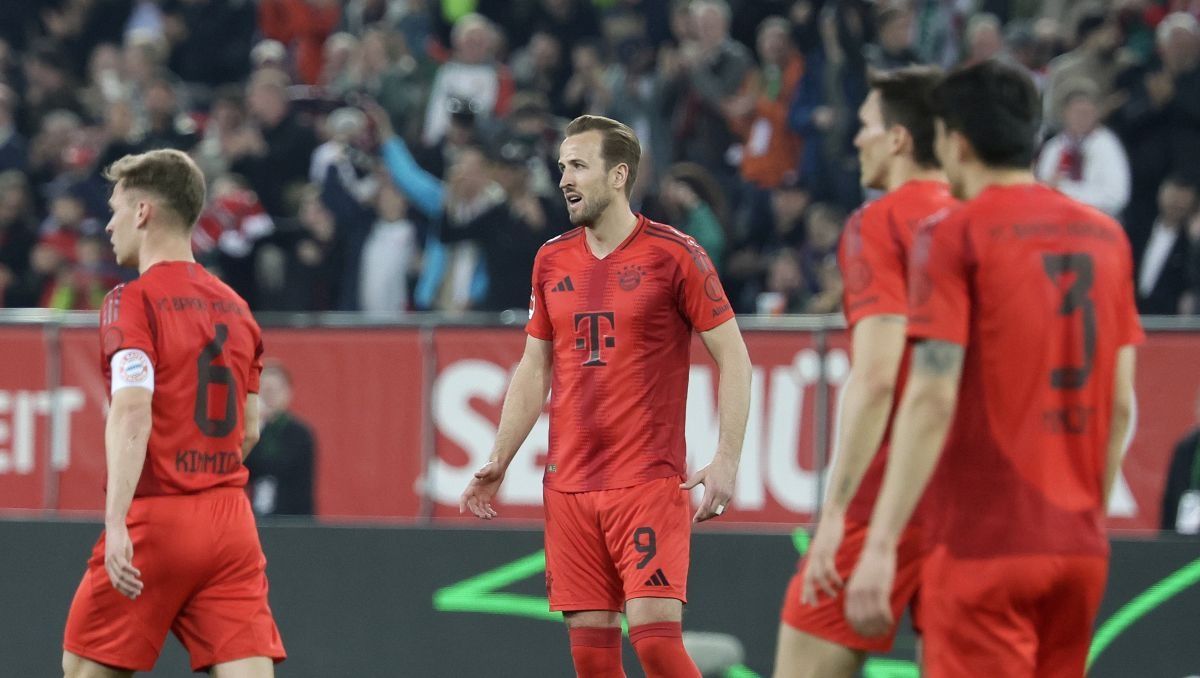 Bayern slavio u Augsburgu, ali o tome niko ne misli zbog katastrofe koja se desila u 54. minuti