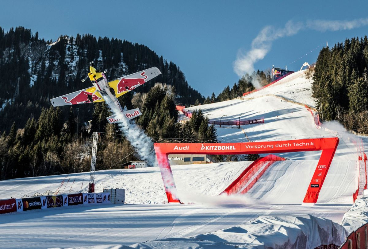Dario Costa pomjerio granice avijacije, letio avionom niz legendarni Streif