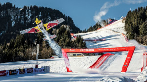 Dario Costa pomjerio granice avijacije, letio avionom niz legendarni Streif