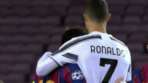 Pjanićeva reakcija na pozdrav Ronalda i Messija postala hit na Twitteru
