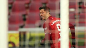 Lewandowski natrpao mrežu Kolna, zakuhava se borba za Ligu prvaka