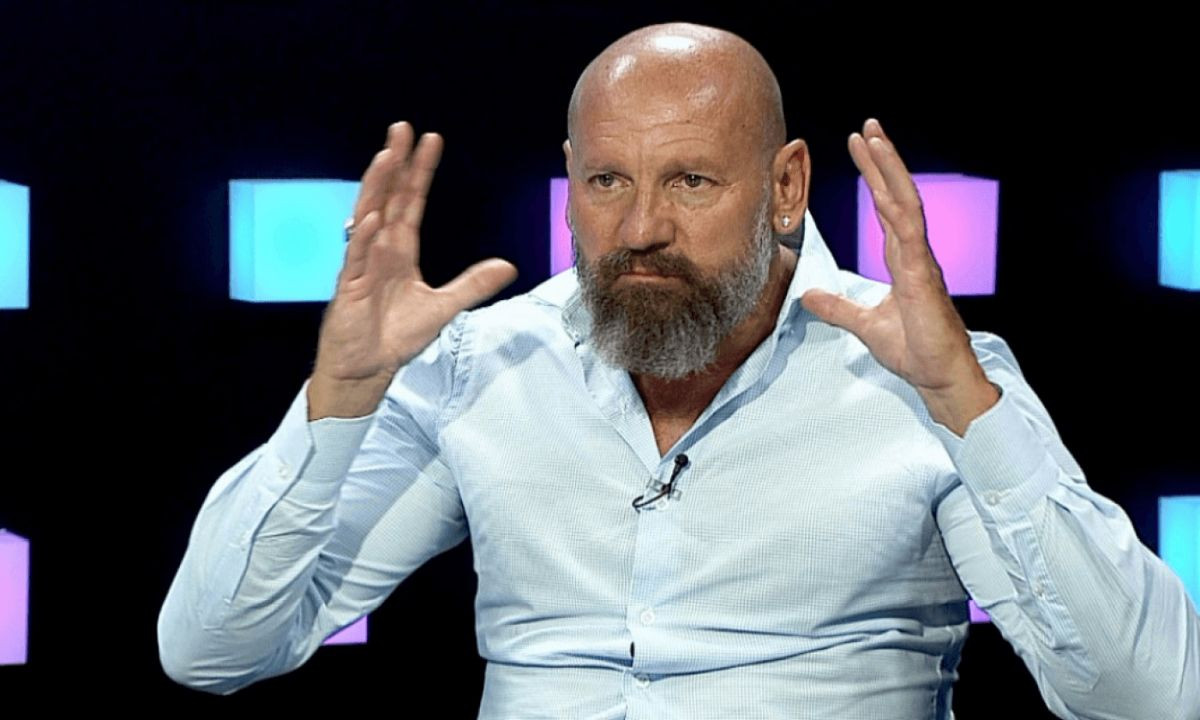 Čuveni Bogdan Stelea sam protiv svih! Otvorio je Rumunima oči šta su uradili Džeki: "To nigdje nema" Čuveni Bogdan Stelea sam protiv svih! Otvorio je Rumunima oči šta su uradili Džeki: "To nigdje nema"