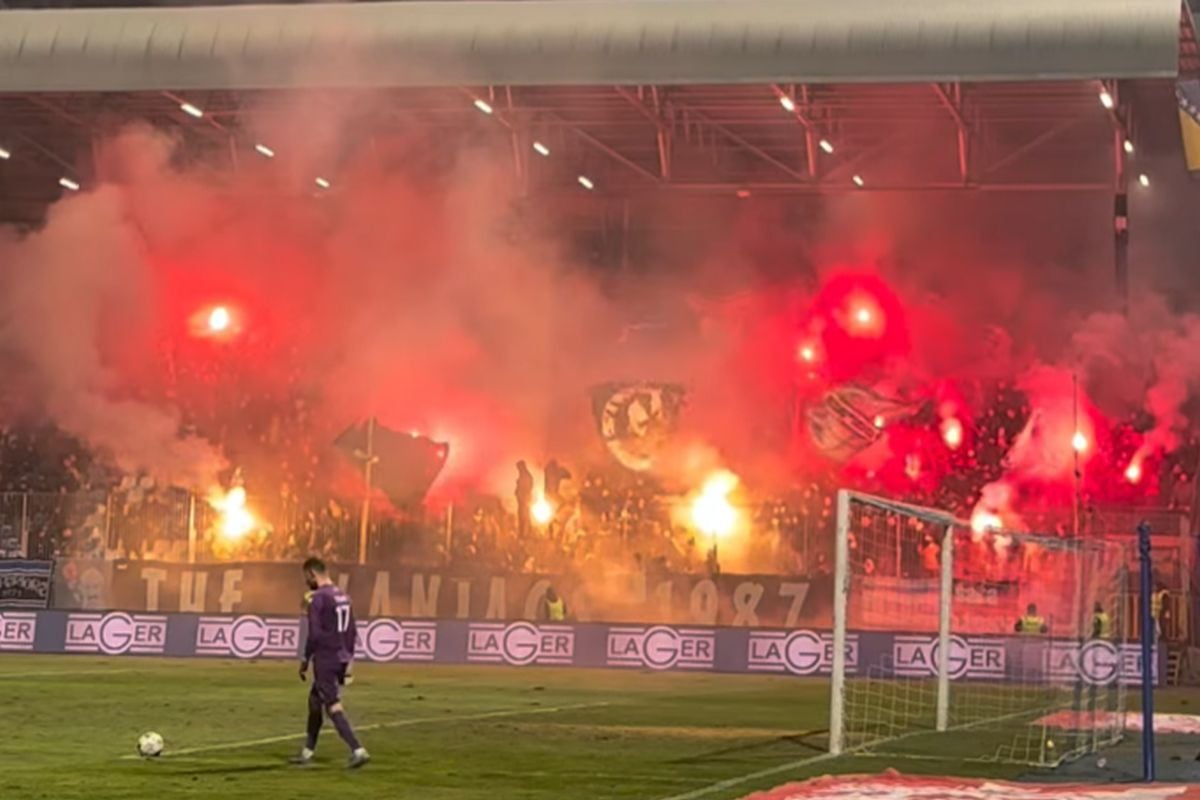 Spektakl na Grbavici: Manijaci priredili sjajnu atmosferu u prvom poluvremenu