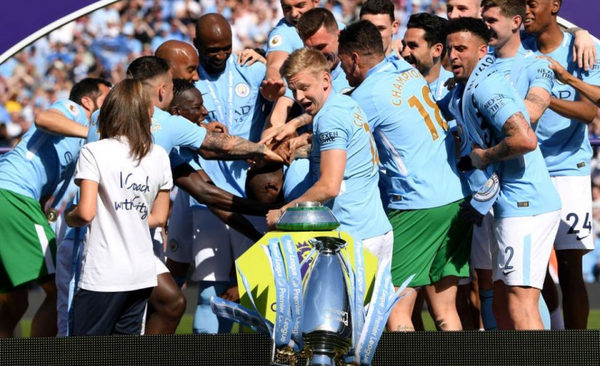 Manchester City smirio navijače: Trofej je u jednom komadu i sve je to samo dio šale