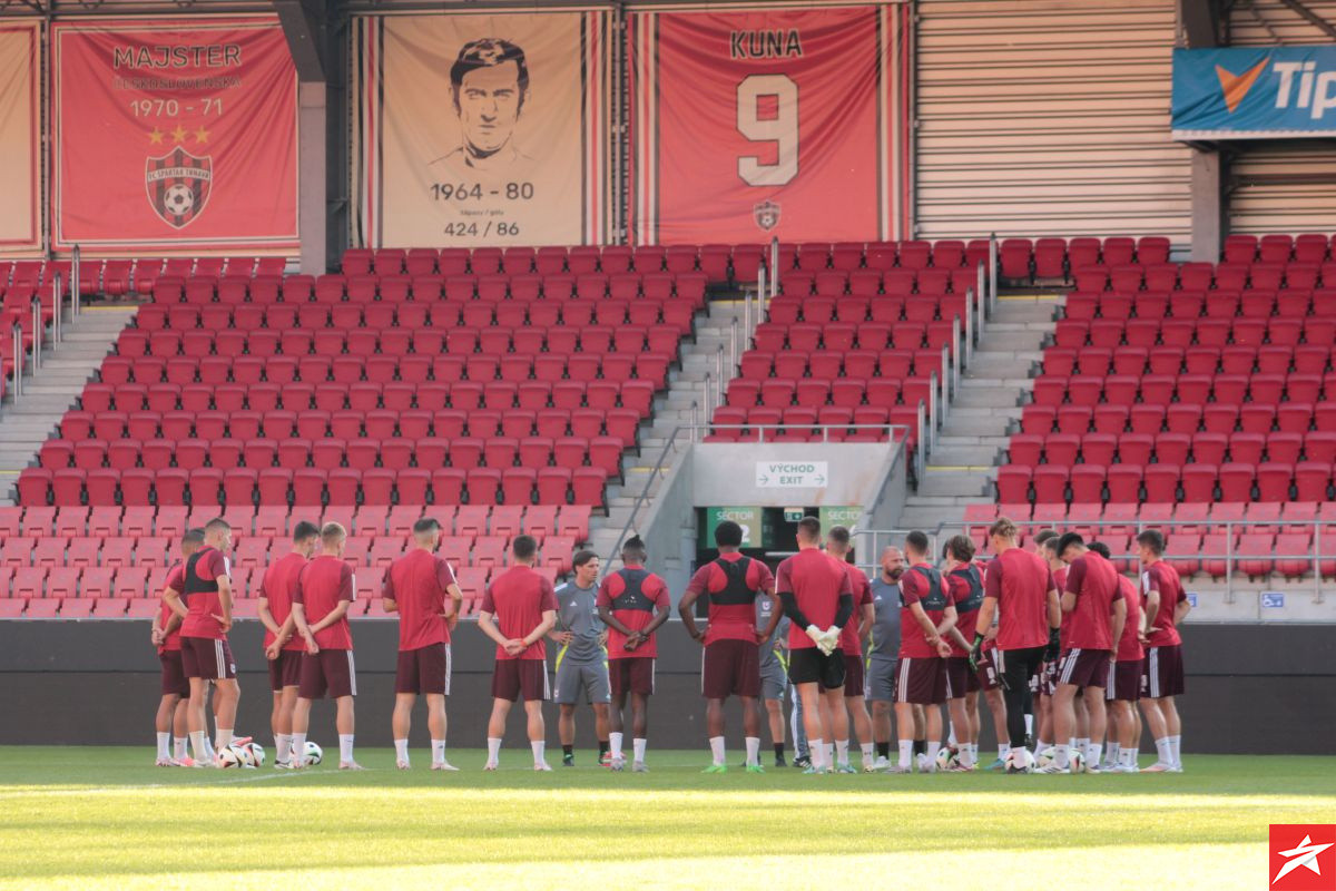 Fudbaleri Sarajeva u odličnom raspoloženju odradili trening u Trnavi Fudbaleri Sarajeva u odličnom raspoloženju odradili trening u Trnavi