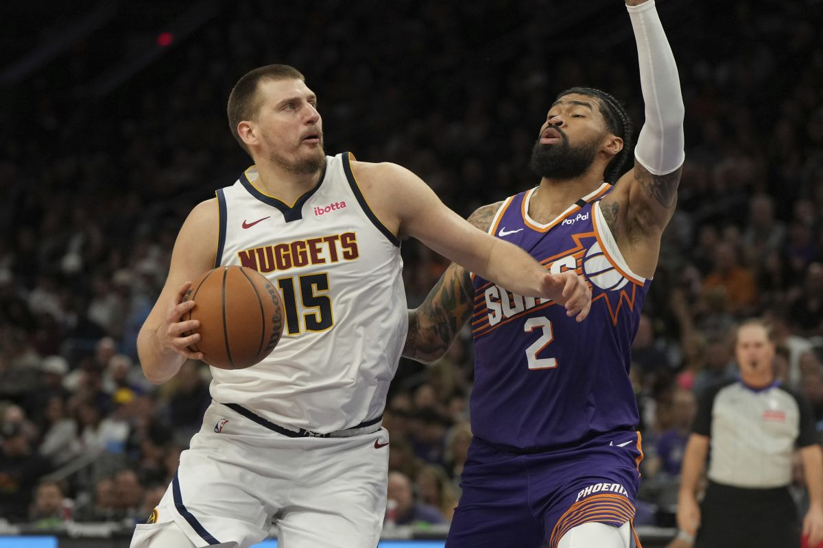 Jokić dominirao protiv centara Phoenix Sunsa, Garza bez poena za sedam minuta na parketu