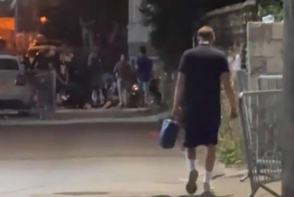 Tužne scene ispred stadiona Novog Pazara, navijače "slomio" video na kojem je Adem Ljajić