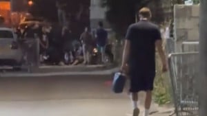 Tužne scene ispred stadiona Novog Pazara, navijače "slomio" video na kojem je Adem Ljajić