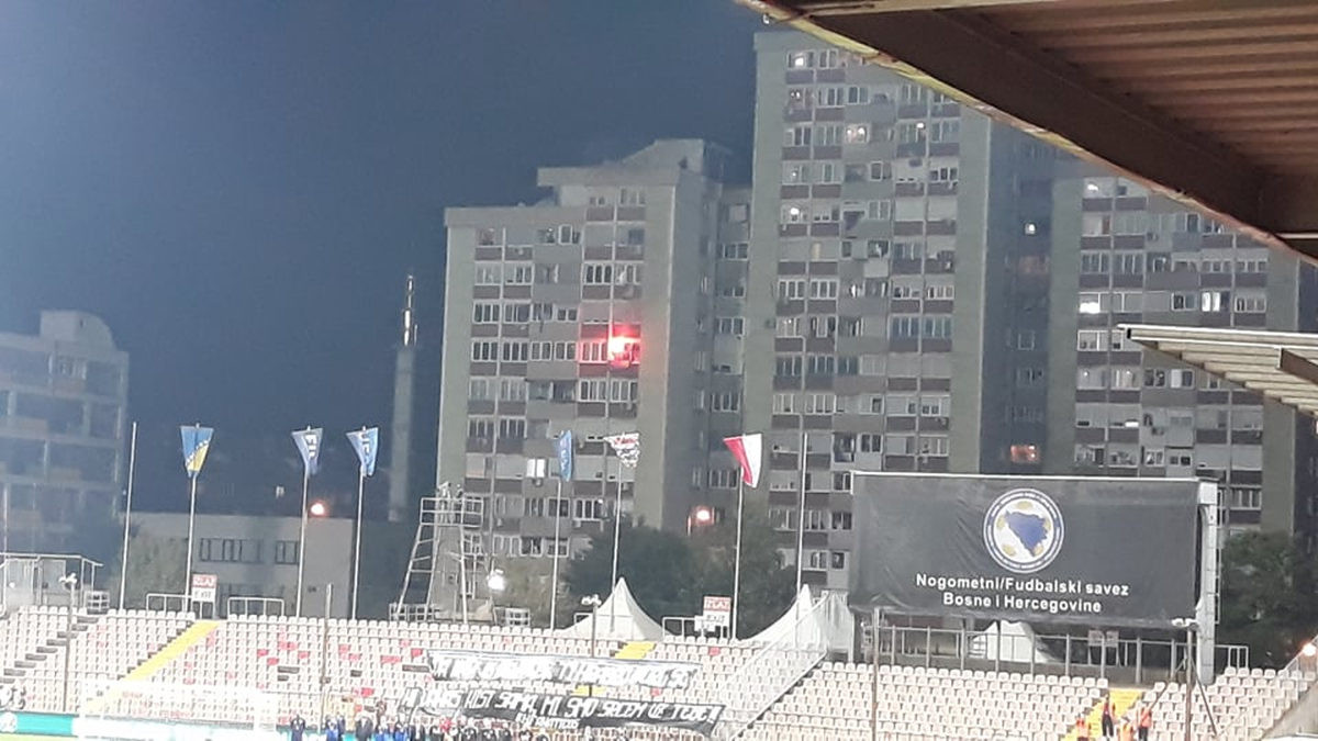 Nema publike na stadionu, ali pjesma BH Fanaticosa se svejedno čuje Nema publike na stadionu, ali pjesma BH Fanaticosa se svejedno čuje