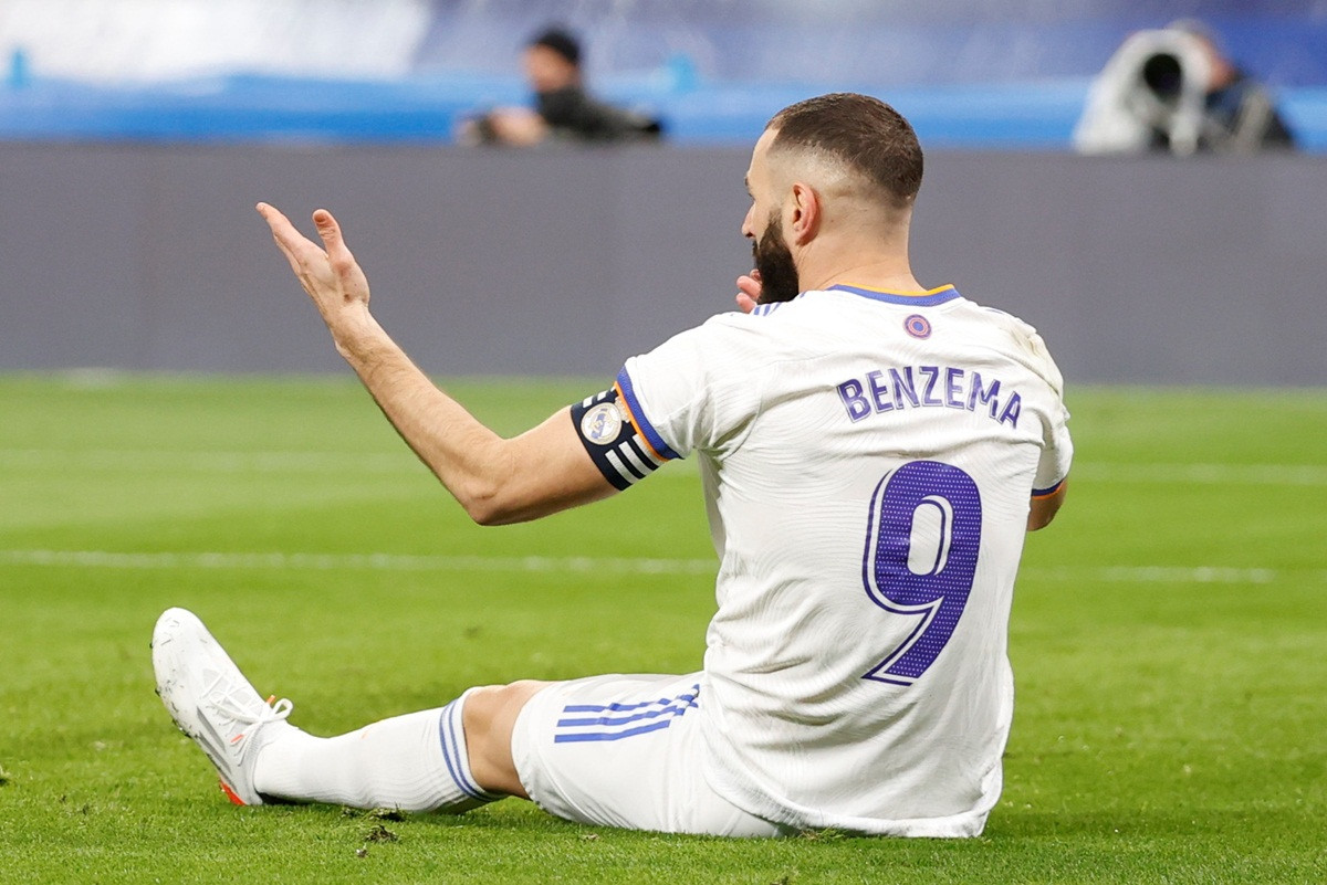 Real Madrid bi zbog svojih transfera na ljeto mogao ostati bez Benzeme