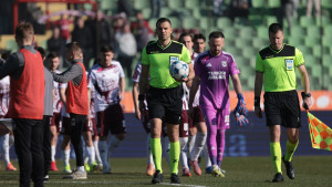 Koševom odjekuje: "Vicini kerovi"