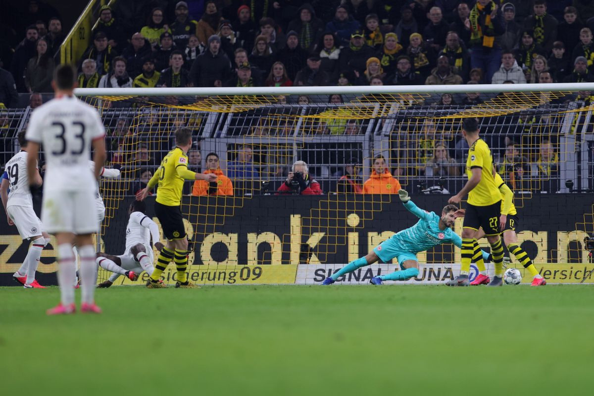Borussia deklasirala Eintracht, novi gol Haalanda