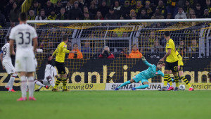Borussia deklasirala Eintracht, novi gol Haalanda
