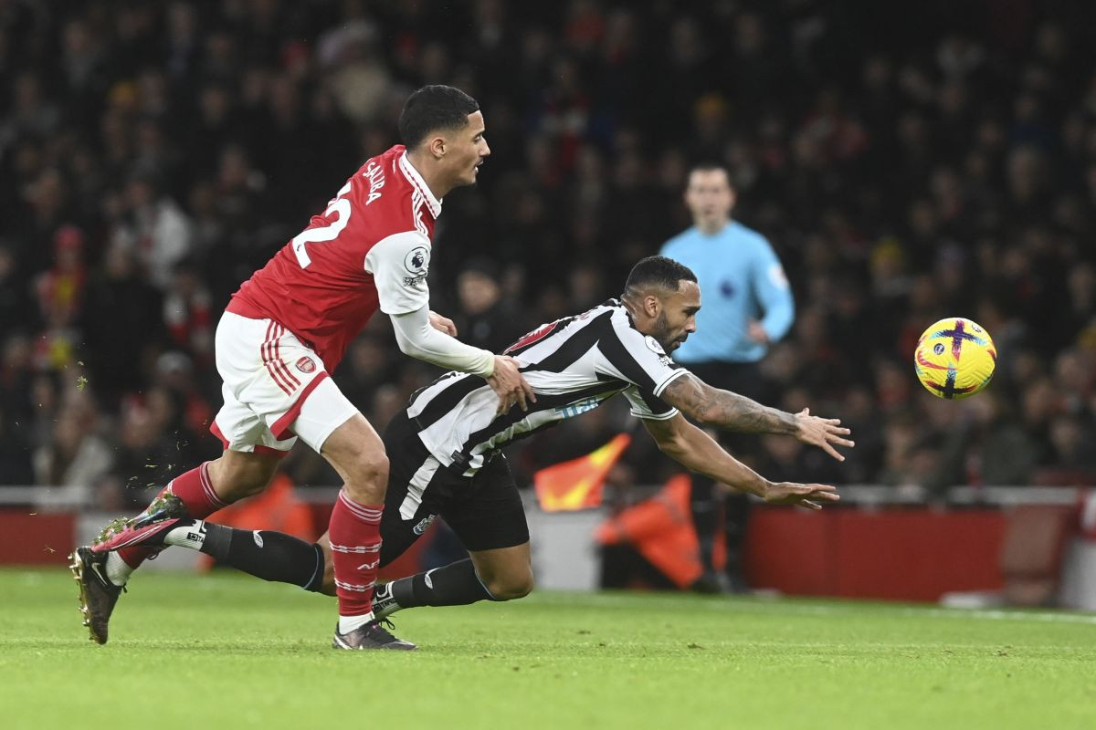 Newcastle "preživio" na Emiratesu, Manchester United u punom naletu