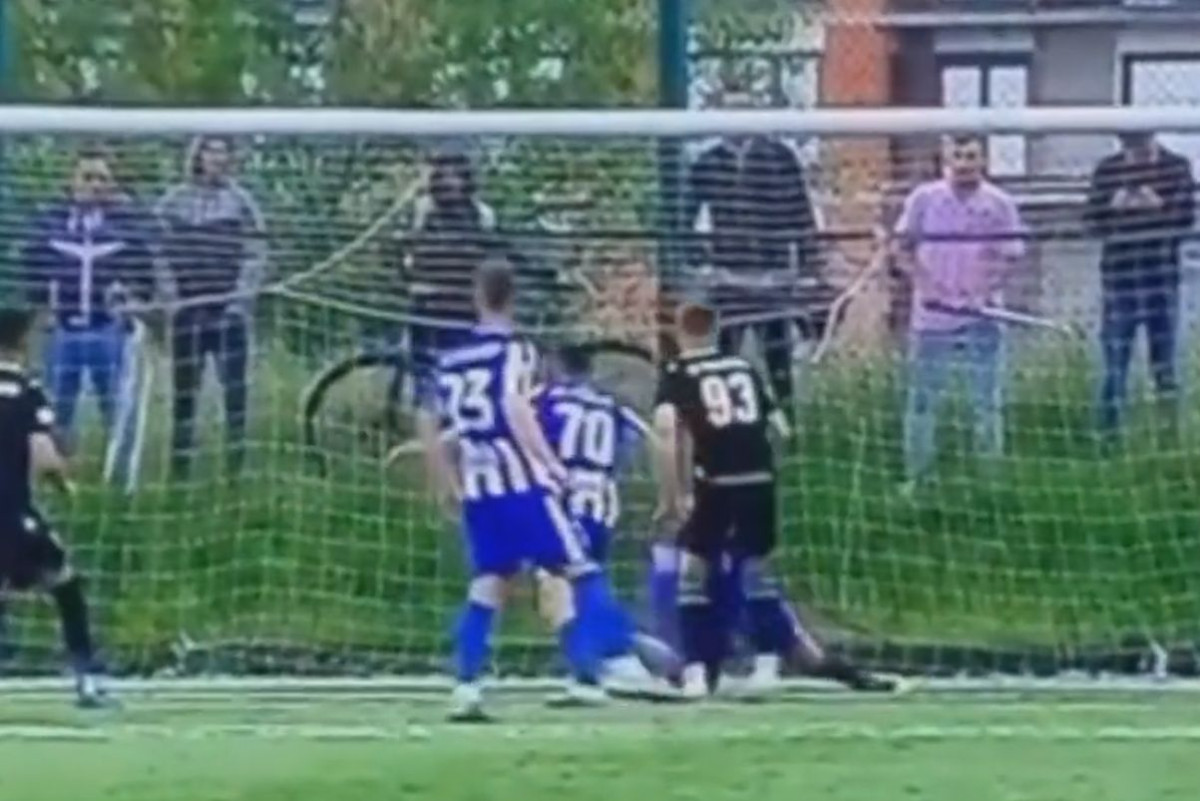 UEFA će imati posla i na Kosovu: Reakcija golmana u sudijskoj nadoknadi zaista je komična UEFA će imati posla i na Kosovu: Reakcija golmana u sudijskoj nadoknadi zaista je komična