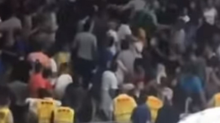 Pojavio se snimak napada na čovjeka sa šalom Crvene zvezde
