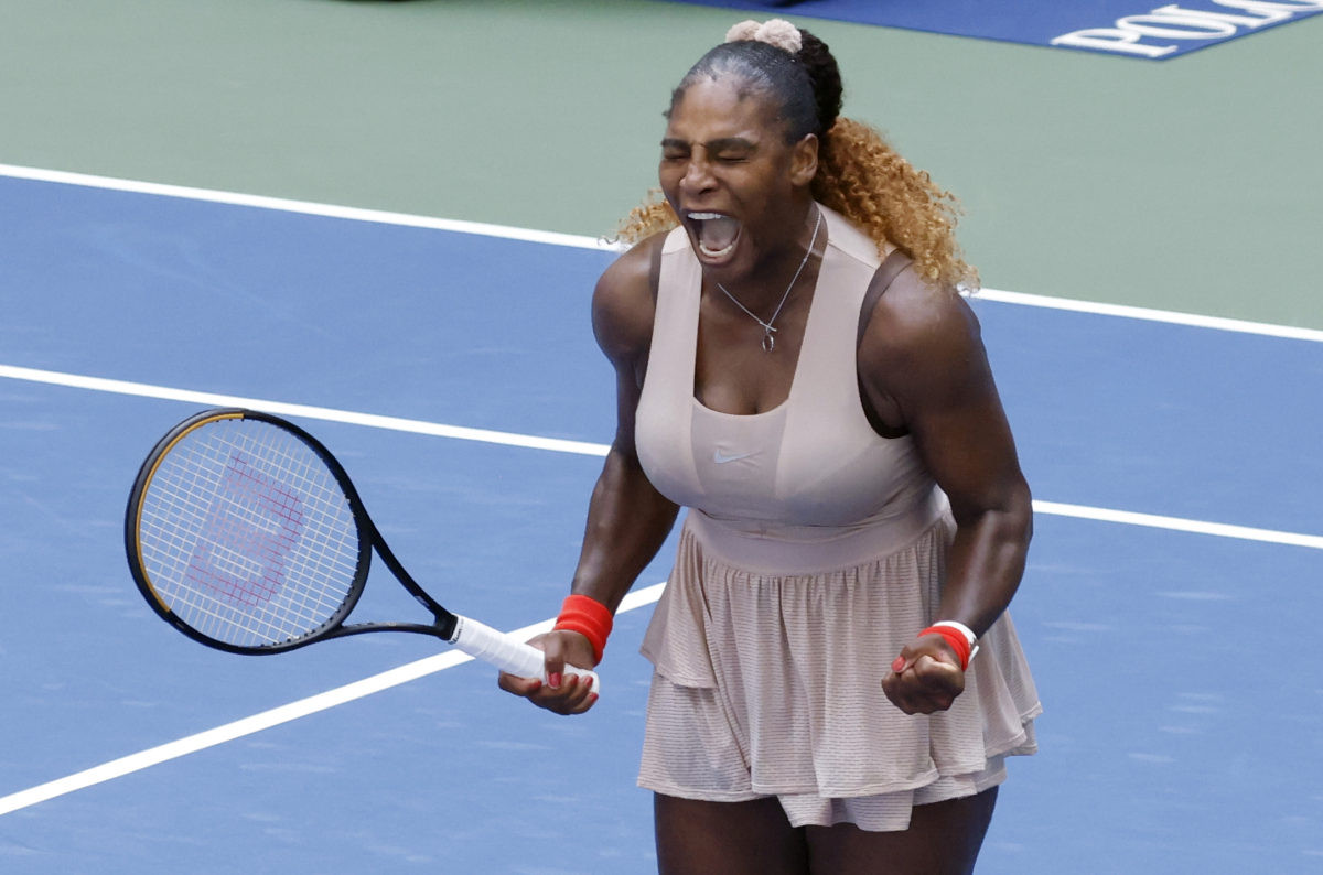 Serena Williams bila pred porazom, ali se izvukla i ostvarila novo četvrtfinale