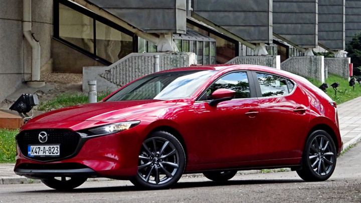 Test Mazda 3 G122 Plus