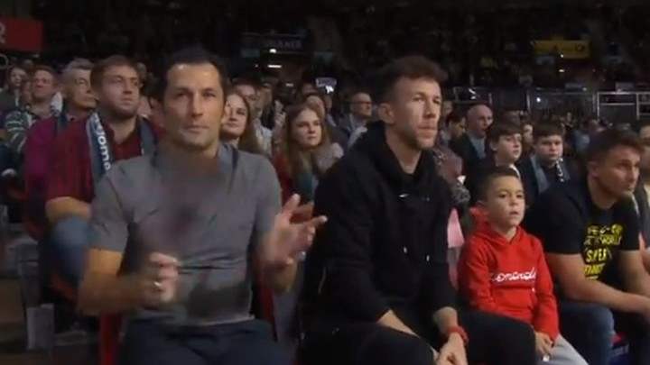Salihamidžić i Perišić bodre Đedovića s tribina
