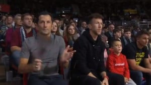 Salihamidžić i Perišić bodre Đedovića s tribina
