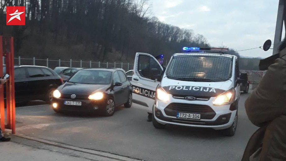 Vatreno je bilo u Gradačcu: Specijalna jedinica ispratila sudije sa stadiona sat nakon meča