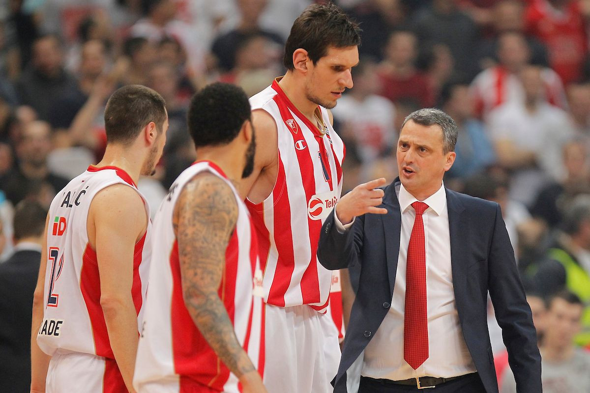 Marjanović: Zbog Candy Crusha sam zakasnio na trening, a Radonjić mi je samo rekao "izađi napolje" Marjanović: Zbog Candy Crusha sam zakasnio na trening, a Radonjić mi je samo rekao "izađi napolje"