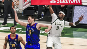 Fenomenalni Jokić razbio i Buckse, poraz Lakersa od Sunsa