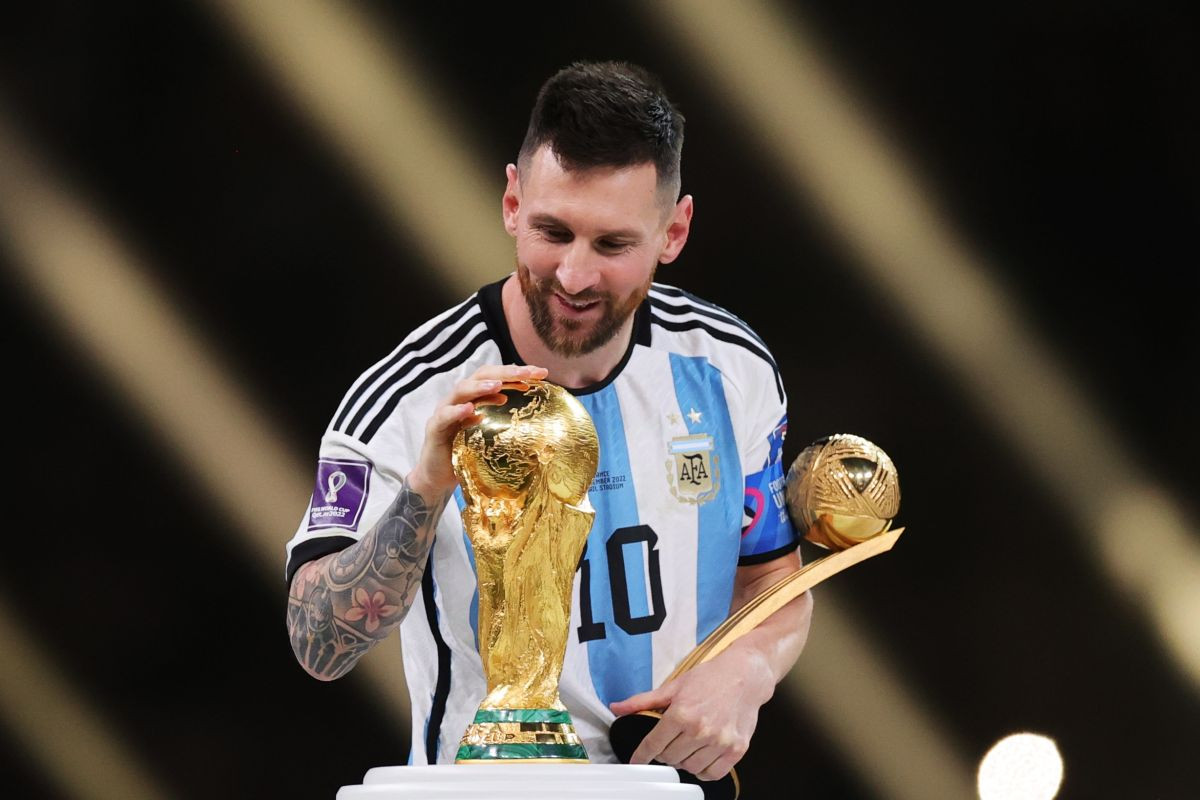 Messi postaje drugi igrač u historiji koji će osvojiti Super Zlatnu loptu?