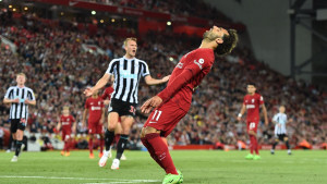 Šampioni nikada ne odustaju: Liverpool golom u 98. minuti srušio Newcastle na Anfieldu!