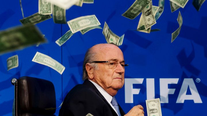 Uklonjena ploča s imenom Seppa Blattera
