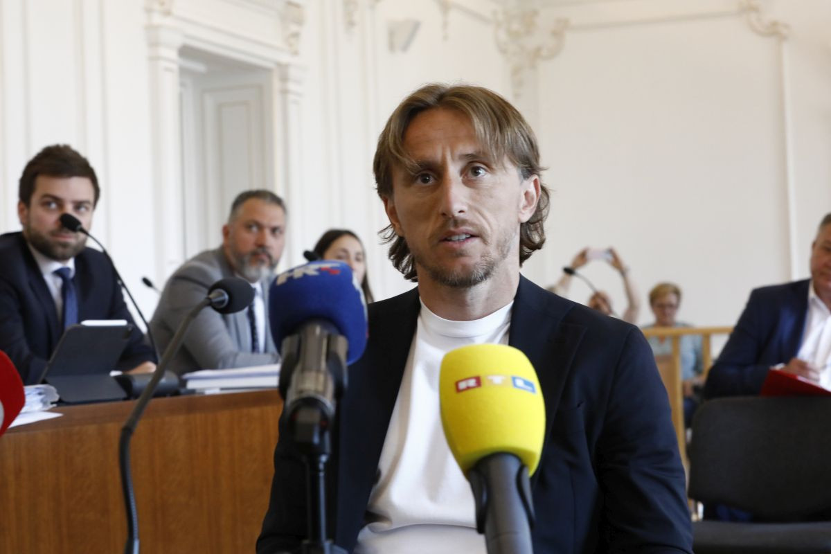 Luka Modrić došao na sud i iznenadio naciju: Zdravko Mamić će zauvijek pamtiti njegov potez Luka Modrić došao na sud i iznenadio naciju: Zdravko Mamić će zauvijek pamtiti njegov potez