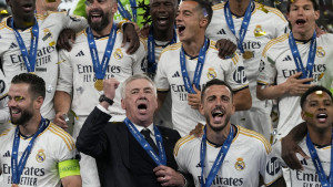 Ancelotti usred izjave prekinuo novinara pa počeo pjevati i zauvijek "kupio" sve navijače Reala