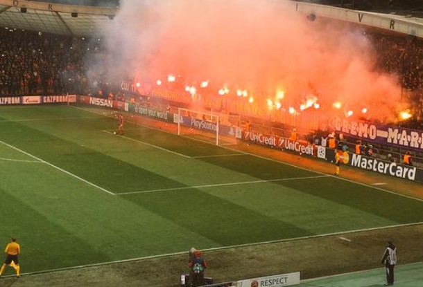 Pomalo neuobičajeno: Bakljada navijača Maribora