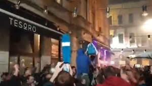 Kakve provokacije: Navijači Sarajeva nosili tabut plave boje!