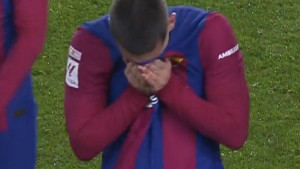 Fudbaler Barcelone u suzama izašao s terena na samom početku meča