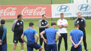 Hadžibegić "stavio katanac": Zmajevi u karantinu, slijede završne pripreme za Portugal