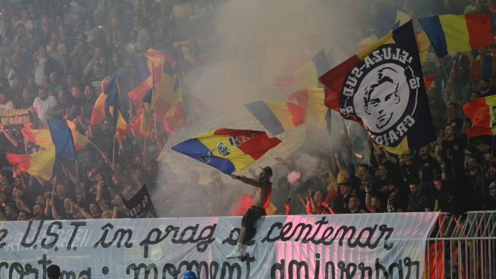 Žestoka kazna za Rumune zbog rasnih uvreda i povika "Kosovo je Srbija"