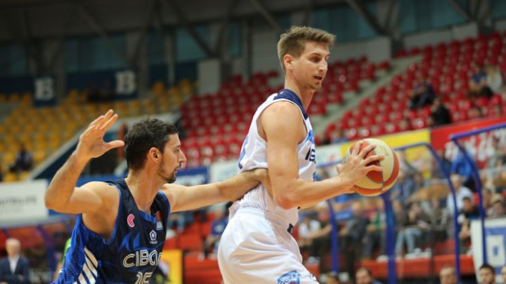 Drama u Zagrebu, Adamović četiri sekunde prije kraja za prvu pobjedu Igosa