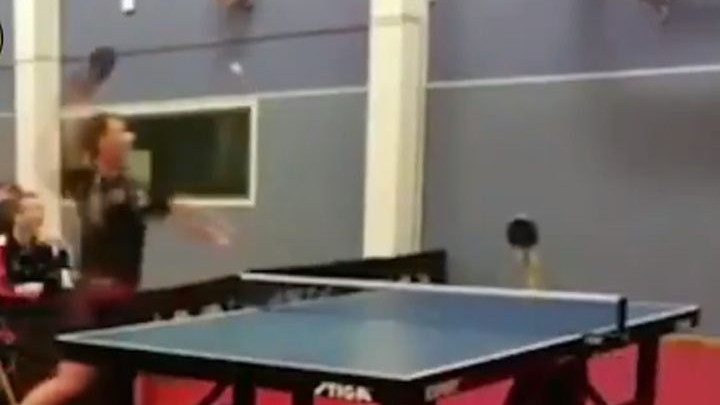 Ko kaže da je stoni tenis dosadan? Potez zbog kojeg ćete misliti da sanjate