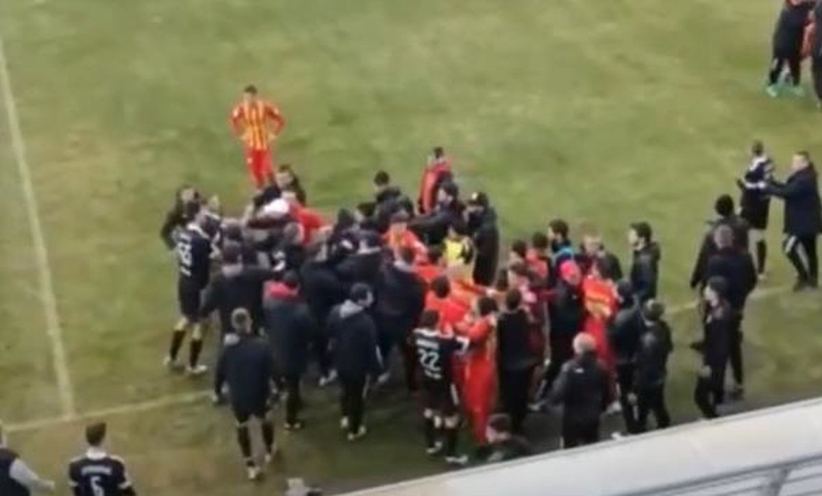 Haos u Antaliji: Masovna tuča na fudbalskoj utakmici, igrači se vratili u hotel