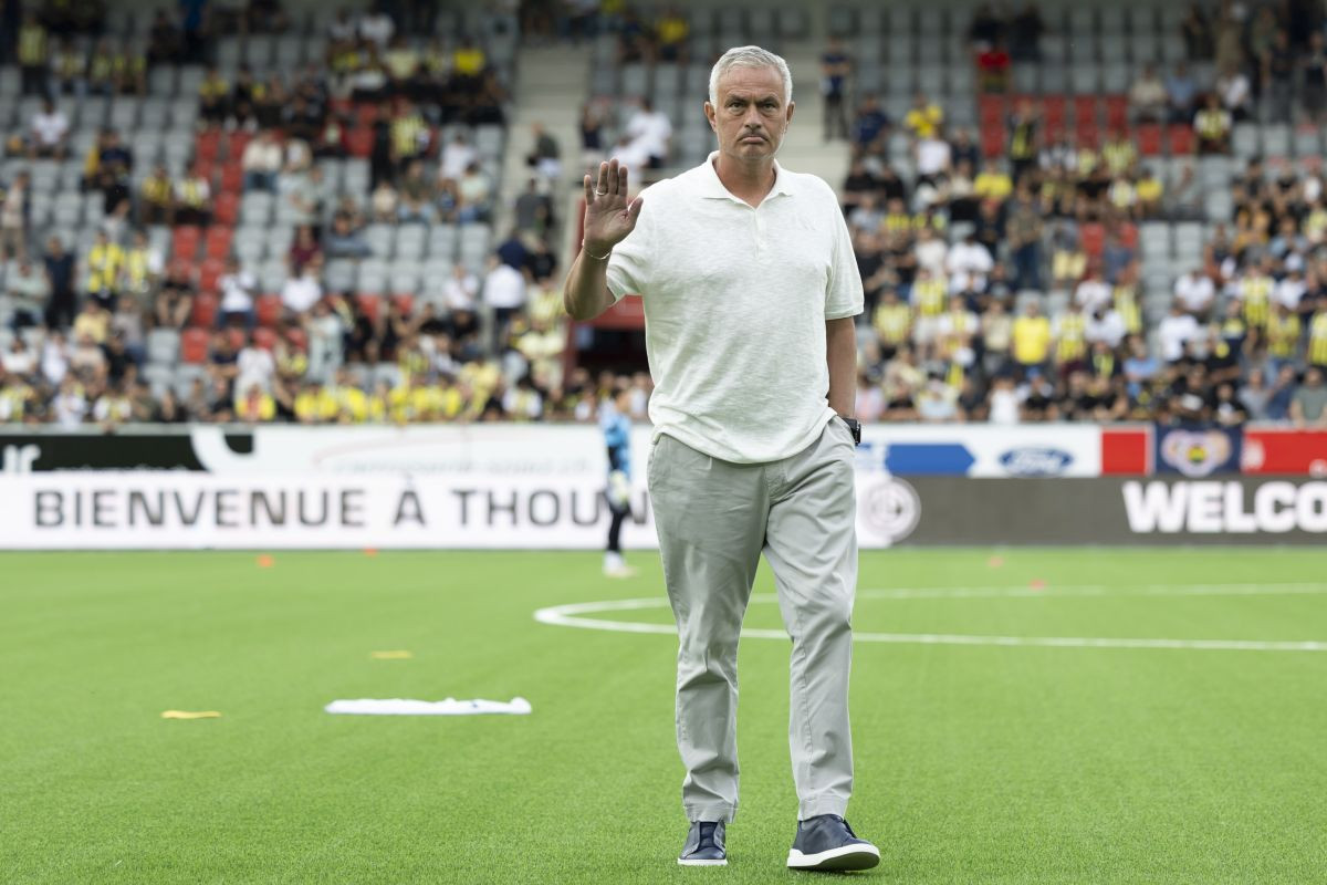 Džeko pokazao ko je šef u Fenerbahčeu, Mourinho "aminovao" sve sa klupe, prizemljenje za Hajduk! 