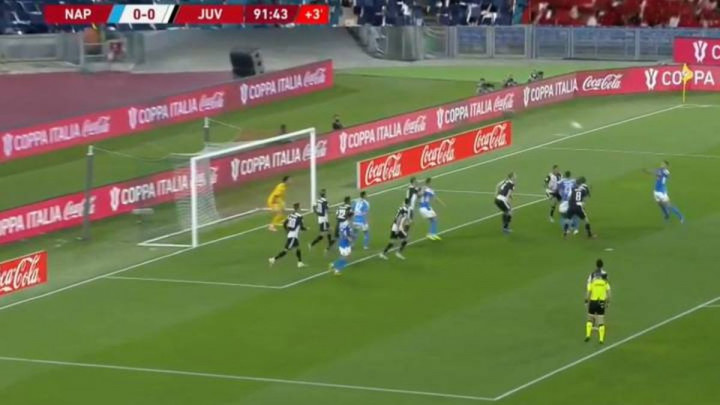 Besmrtni Buffon je i sinoć pokazao da je najbolji ikad: Legendarni golman u nadoknadi izveo čudo