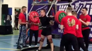 Uznemirujući snimak: Ruskom dizaču tegova pukla koljena nakon što je pokušao dići teg od 250kg
