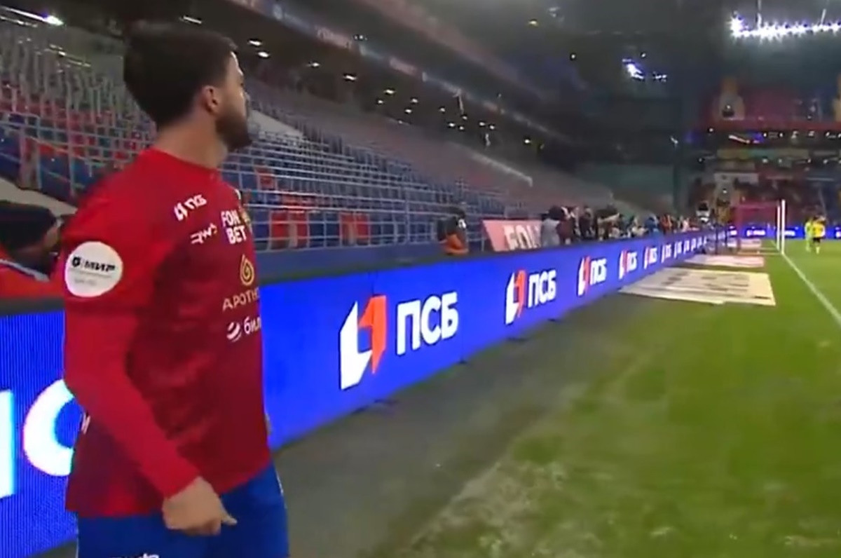 Trener CSKA-a je s klupe podigao Miralema Pjanića i to je najbolje što je danas uradio