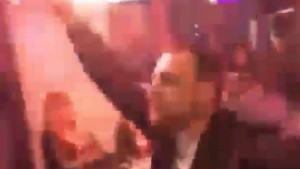 Baklje u rukama igrača FK Sarajevo: Pjesma ne prestaje...