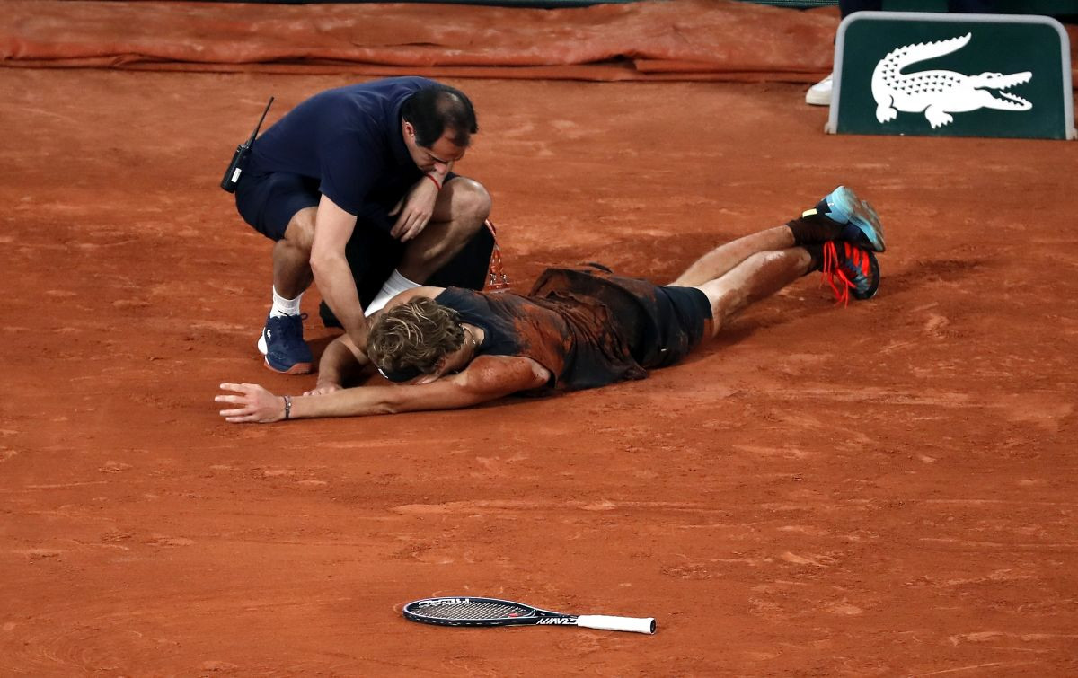 Teška nesreća Zvereva: Nijemac u kolicima napustio teren, Nadal otišao u finale Roland Garrosa