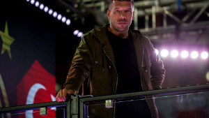 Legendarni Podolski nema namjeru završiti karijeru: Stigle su dvije ponude