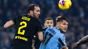 Manchester United i Tottenham žele štopera Intera
