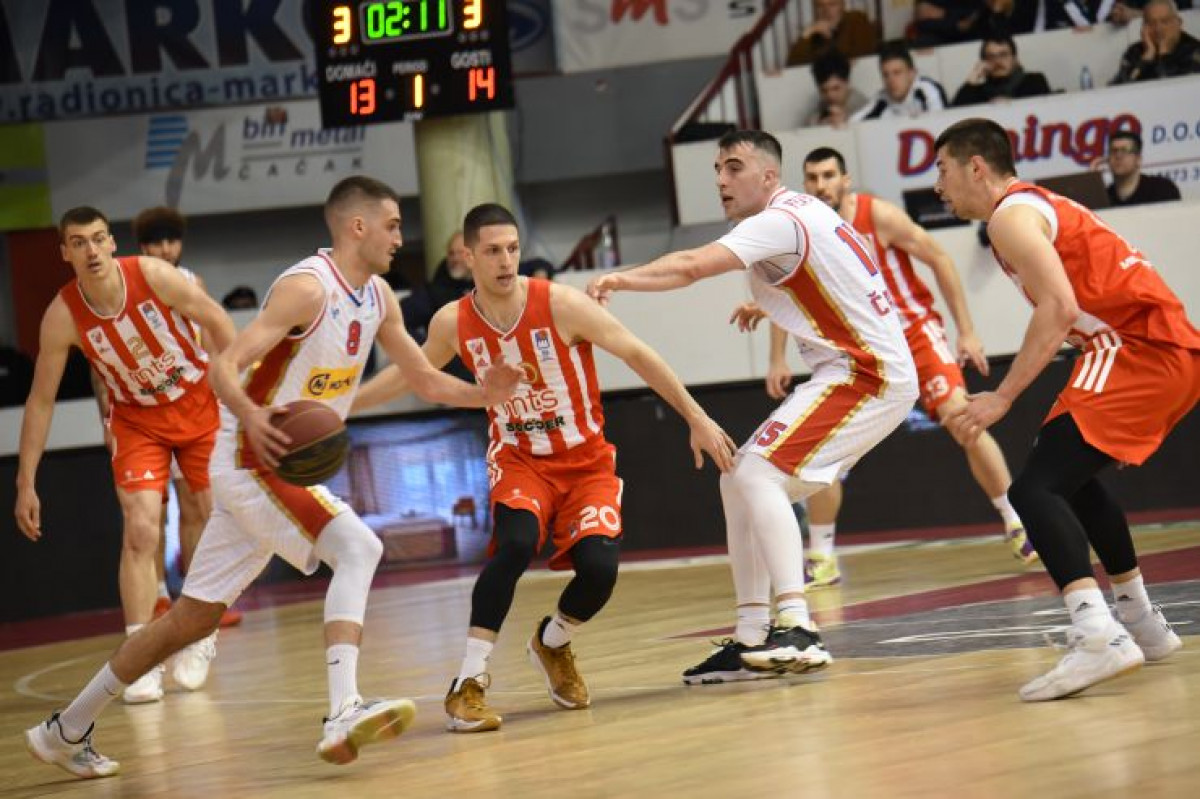 Crvena Zvezda nosi bodove iz Čačka